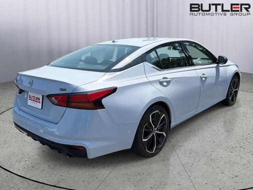 Gray Sky Pearl 2024 Nissan Altima 2.5 SR