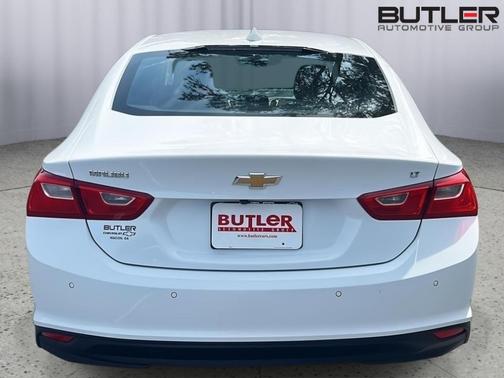 Summit White 2024 Chevrolet Malibu LT