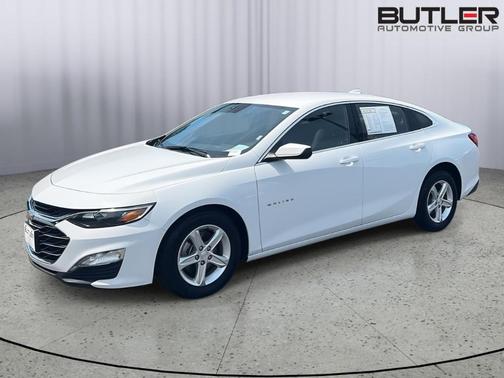 Summit White 2024 Chevrolet Malibu LT