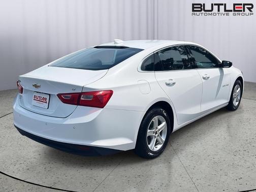 Summit White 2024 Chevrolet Malibu LT