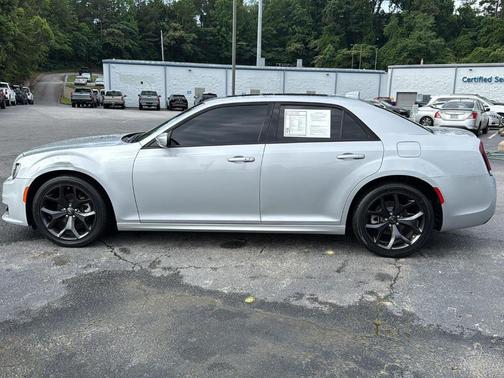 2023 Chrysler 300 Touring L