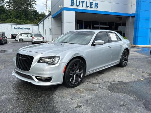 2023 Chrysler 300 Touring L