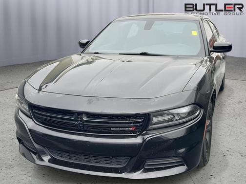 Pitch Black Clearcoat 2019 Dodge Charger SXT
