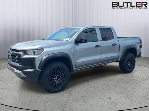 Sterling Gray Metallic 2026 Chevrolet Colorado Trail Boss