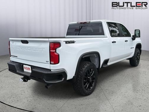 Summit White 2026 Chevrolet Silverado 2500 LT