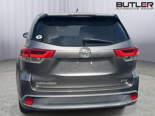 Predawn Gray Mica 2019 Toyota Highlander XLE