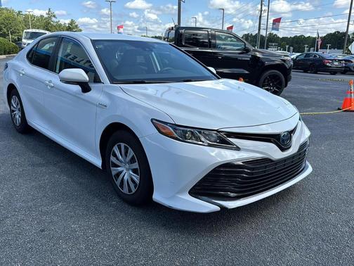 2020 Toyota Camry Hybrid LE