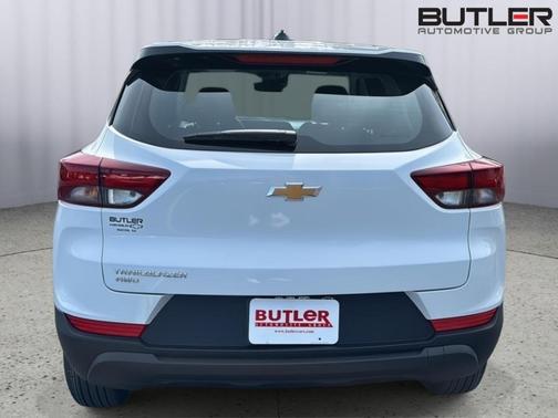 Summit White 2026 Chevrolet Trailblazer LS