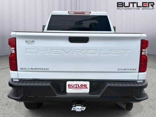 Summit White 2026 Chevrolet Silverado 2500 Custom