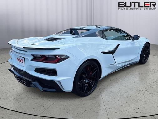 Arctic White 2024 Chevrolet Corvette Z06