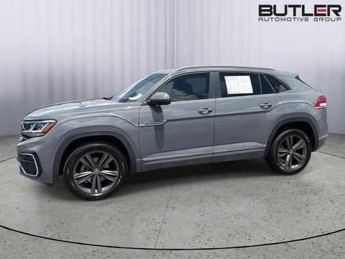 Pure Gray 2021 Volkswagen Atlas Cross Sport 3.6L V6 SE w/Technology R-Line