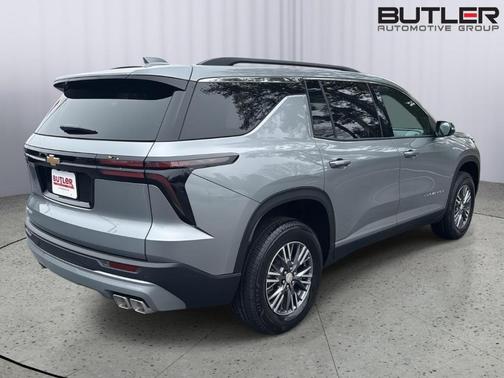 Sterling Gray Metallic 2026 Chevrolet Traverse LT