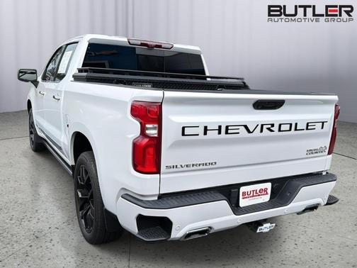 Iridescent Pearl Tricoat 2024 Chevrolet Silverado 1500 High Country