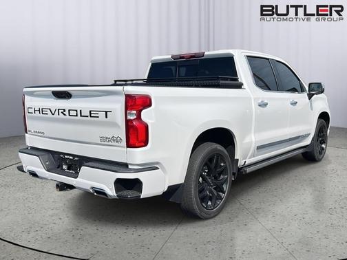 Iridescent Pearl Tricoat 2024 Chevrolet Silverado 1500 High Country
