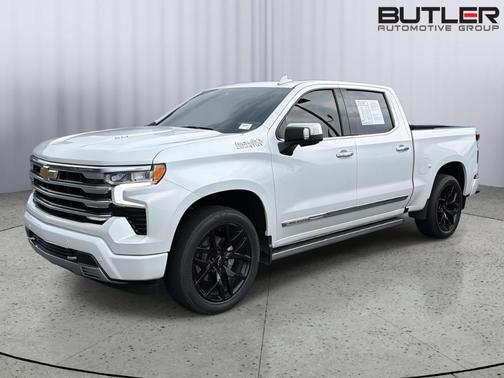 Iridescent Pearl Tricoat 2024 Chevrolet Silverado 1500 High Country