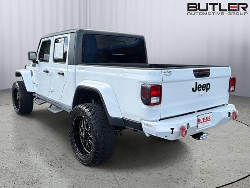 Bright White Clearcoat 2023 Jeep Gladiator Sport