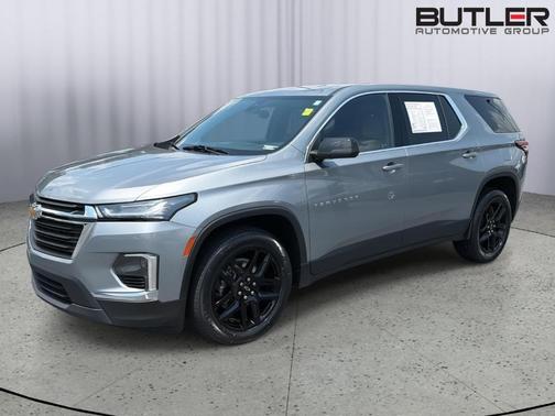 Sterling Gray Metallic 2023 Chevrolet Traverse LS