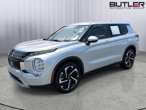 Alloy Silver Metallic 2024 Mitsubishi Outlander SE