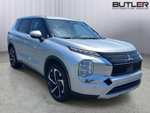 Alloy Silver 2024 Mitsubishi Outlander SE