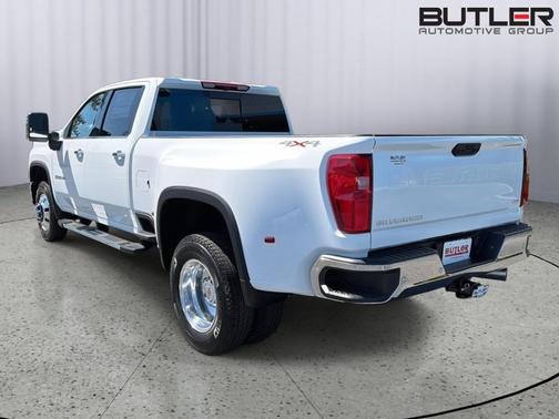 Summit White 2026 Chevrolet Silverado 3500 LTZ