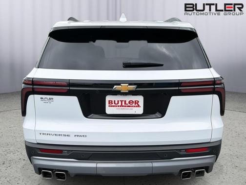Summit White 2025 Chevrolet Traverse LT