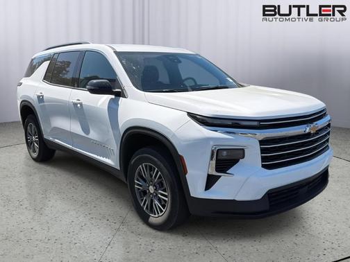 Summit White 2025 Chevrolet Traverse LT