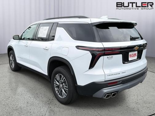 Summit White 2025 Chevrolet Traverse LT