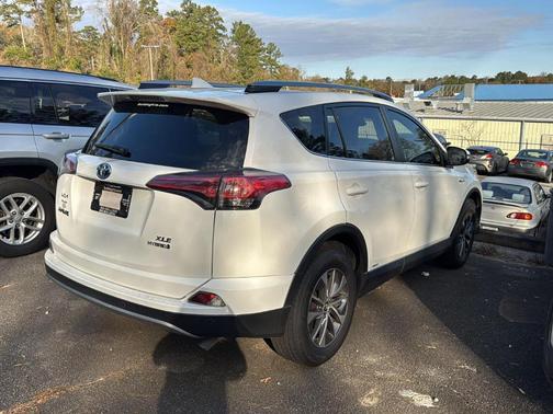 2018 Toyota RAV4 Hybrid XLE