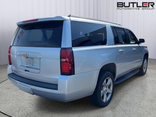 Silver Ice Metallic 2020 Chevrolet Suburban LT