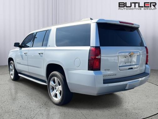 Silver Ice Metallic 2020 Chevrolet Suburban LT
