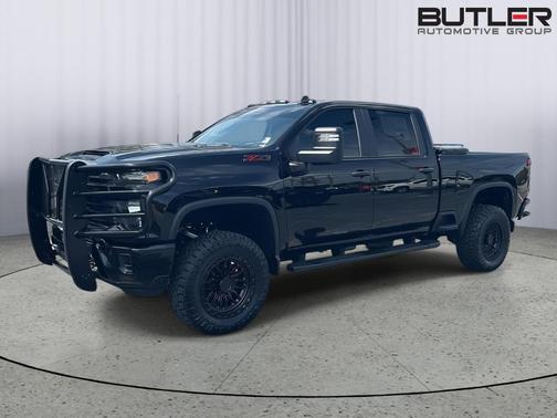 Black 2026 Chevrolet Silverado 2500 Custom