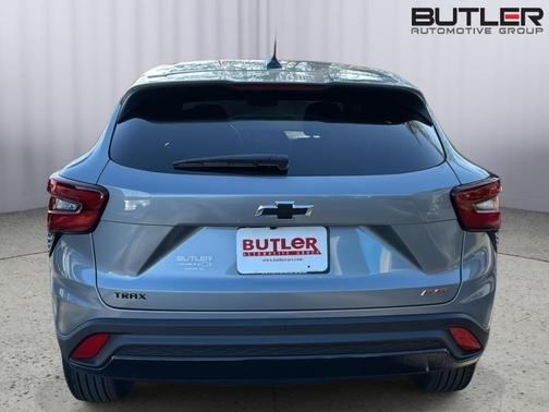 Sterling Gray Metallic 2026 Chevrolet Trax 1RS