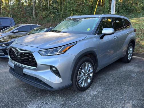 2022 Toyota Highlander Limited