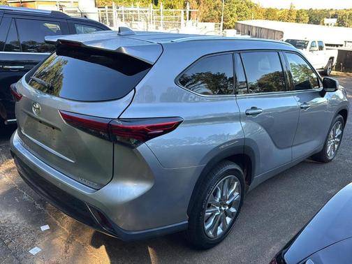 2022 Toyota Highlander Limited