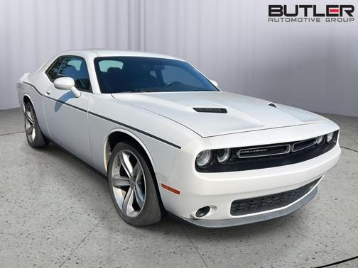 Bright White Clearcoat 2015 Dodge Challenger SXT