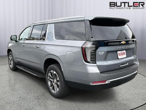 Sterling Gray Metallic 2026 Chevrolet Suburban LT