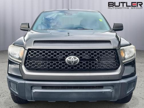 Midnight Black Metallic 2019 Toyota Tundra SR