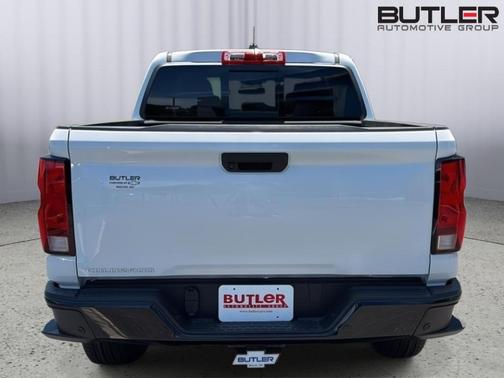 Summit White 2026 Chevrolet Colorado WT