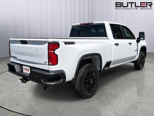 Summit White 2026 Chevrolet Silverado 2500 LT
