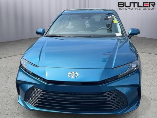 Ocean 2025 Toyota Camry LE
