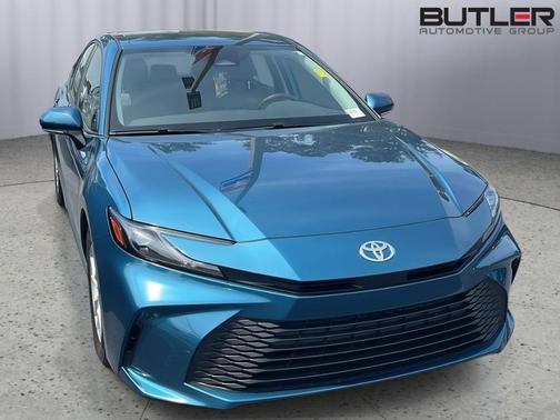 Ocean 2025 Toyota Camry LE