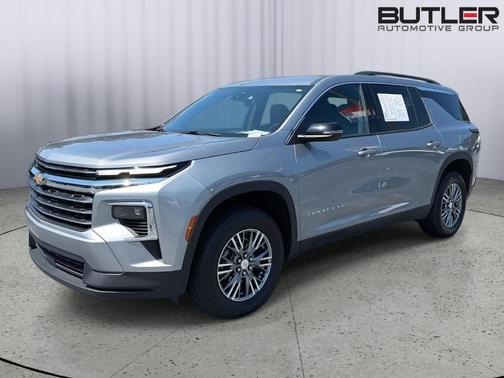 Sterling Gray Metallic 2025 Chevrolet Traverse LT