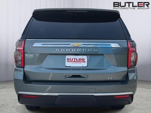 Silver Sage Metallic 2024 Chevrolet Suburban LT