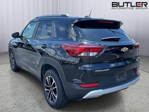 Mosaic Black Metallic 2025 Chevrolet Trailblazer LT
