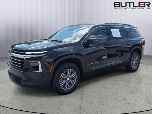 Mosaic Black Metallic 2025 Chevrolet Traverse LT