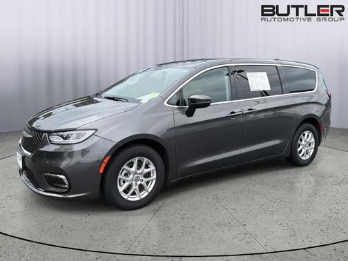 Granite Crystal Clearcoat Metallic 2023 Chrysler Pacifica Touring-L