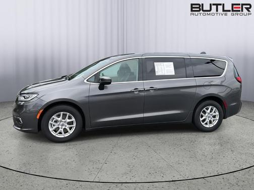 Granite Crystal Clearcoat Metallic 2023 Chrysler Pacifica Touring-L
