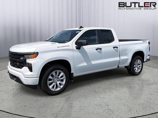Summit White 2026 Chevrolet Silverado 1500 Custom