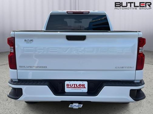 Summit White 2026 Chevrolet Silverado 1500 Custom