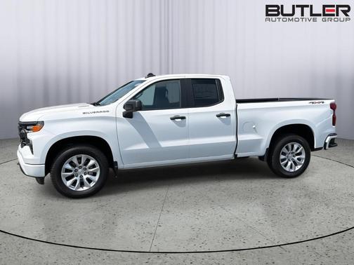 Summit White 2026 Chevrolet Silverado 1500 Custom